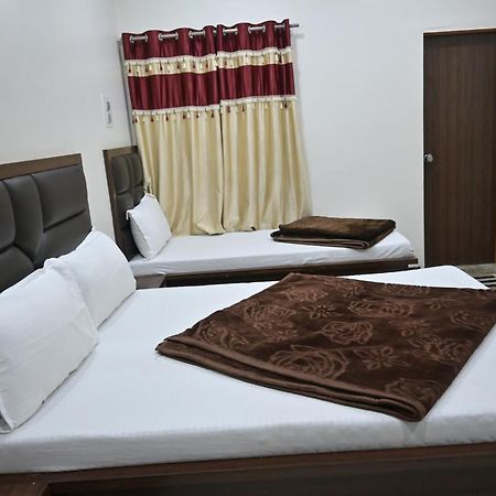Hotel Roshan Palace Ambaji Екстериор снимка