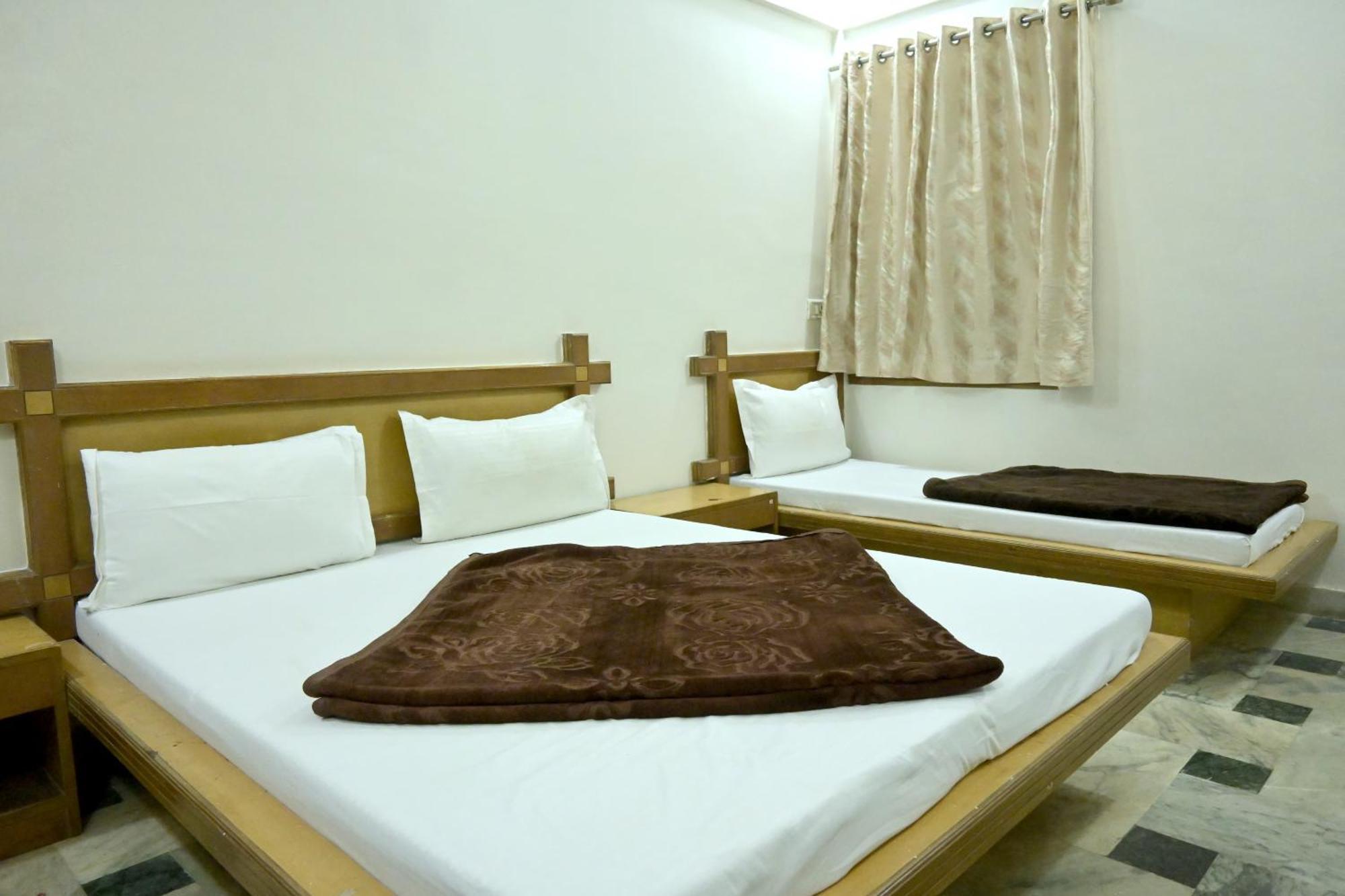Hotel Roshan Palace Ambaji Екстериор снимка