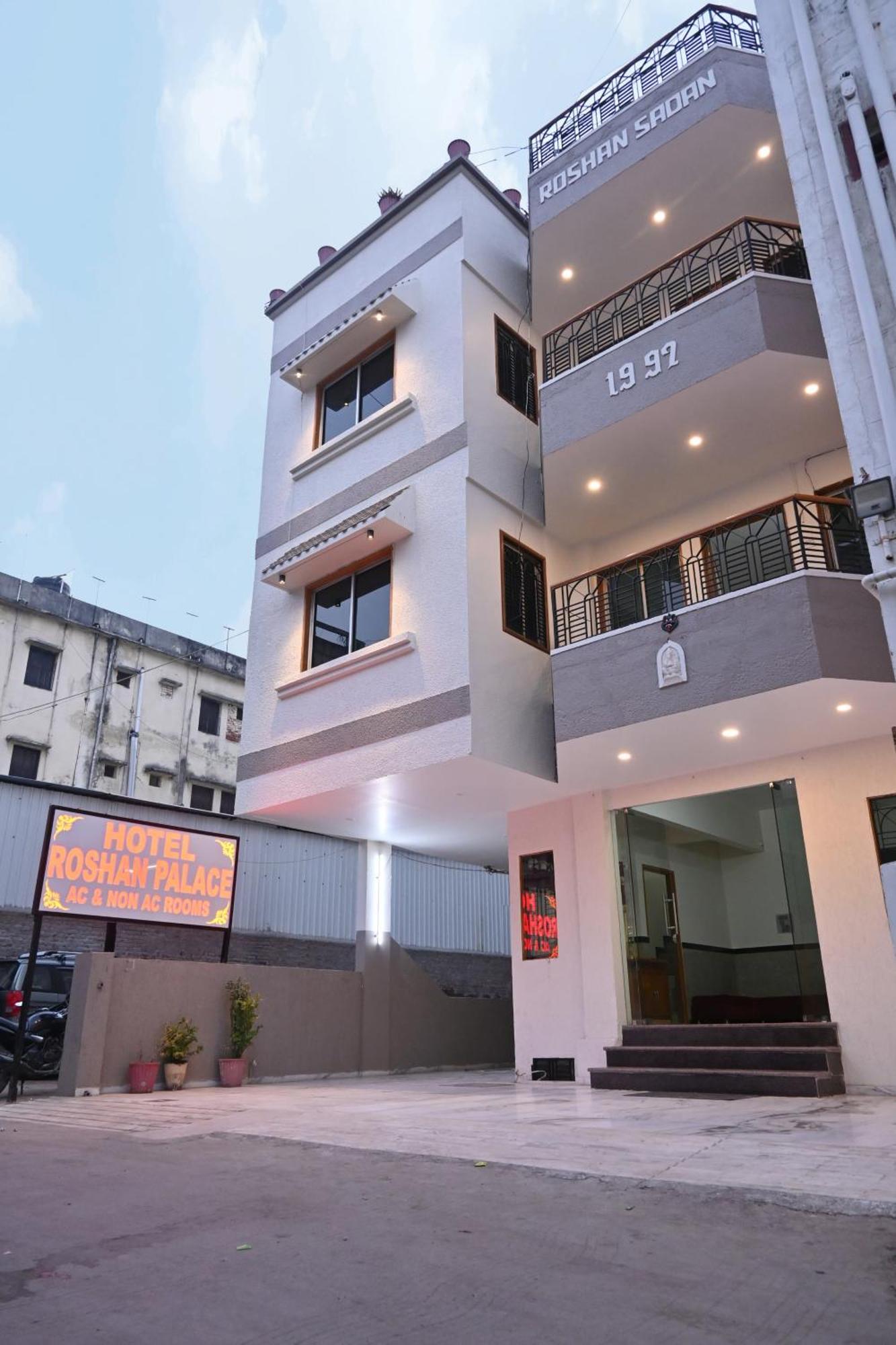 Hotel Roshan Palace Ambaji Екстериор снимка